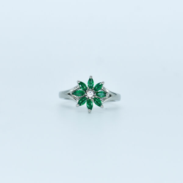 Blooming Green Flower Ring